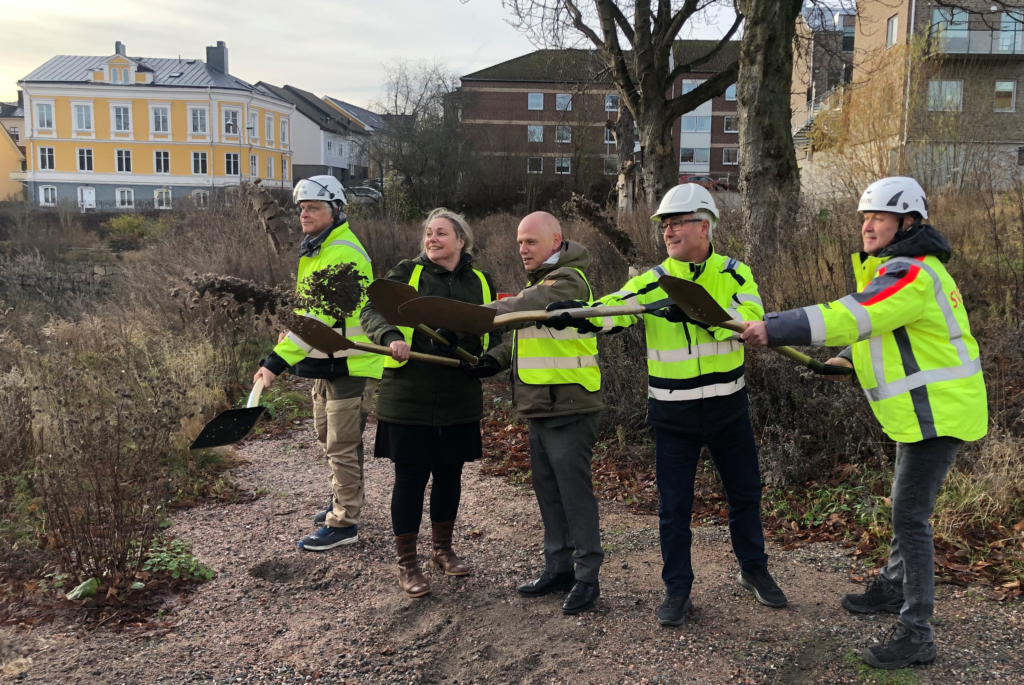 F&ouml;rsta spadtaget tas f&ouml;r parken vid &Aring;kroken.