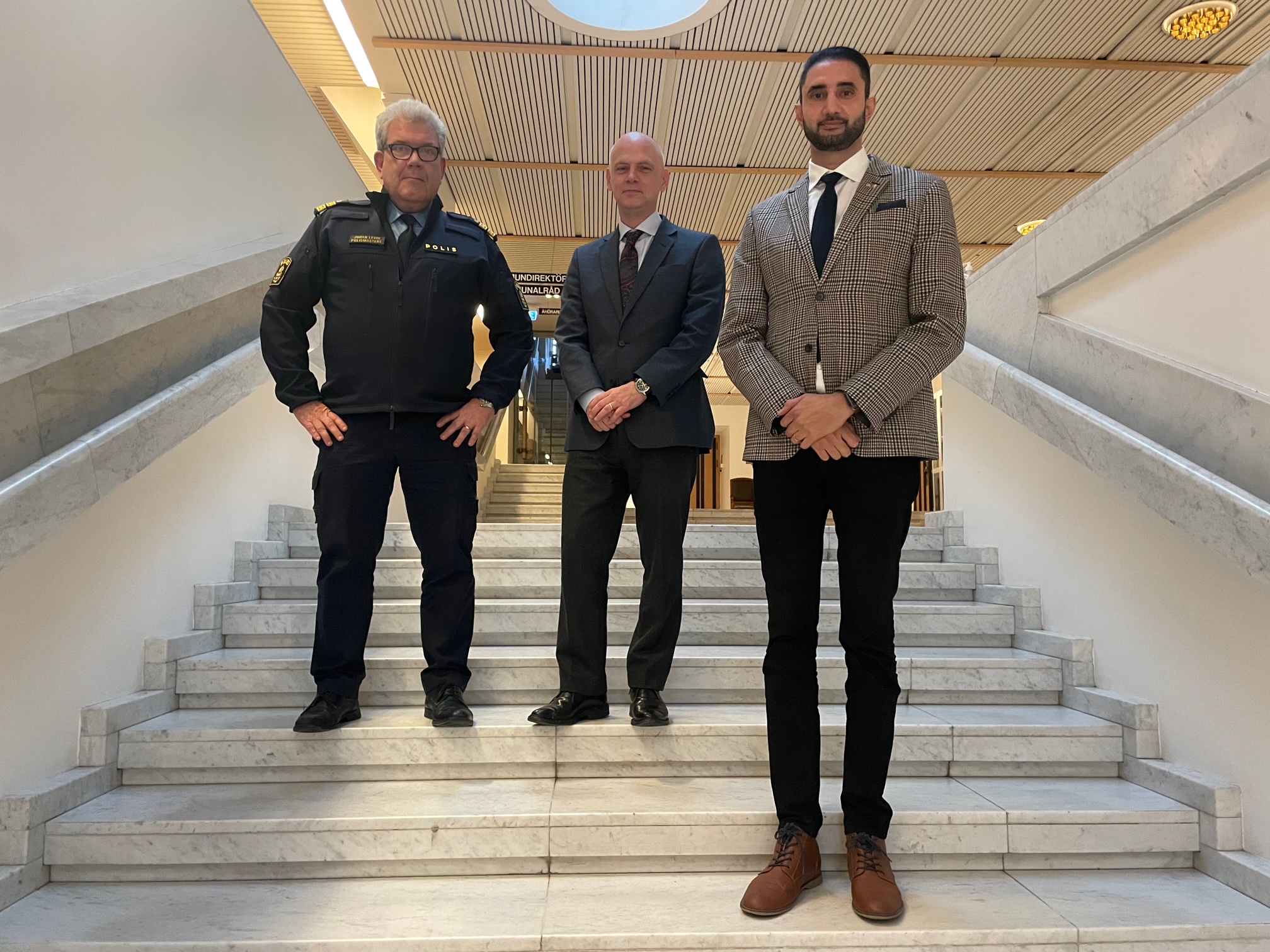 Johan Levin, lokalpolisområdeschef, Urban Granström (S), kommunstyrelsens ordförande och Ahmad Eid (M), kommunalråd.