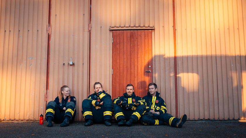 Brandmän som är glada